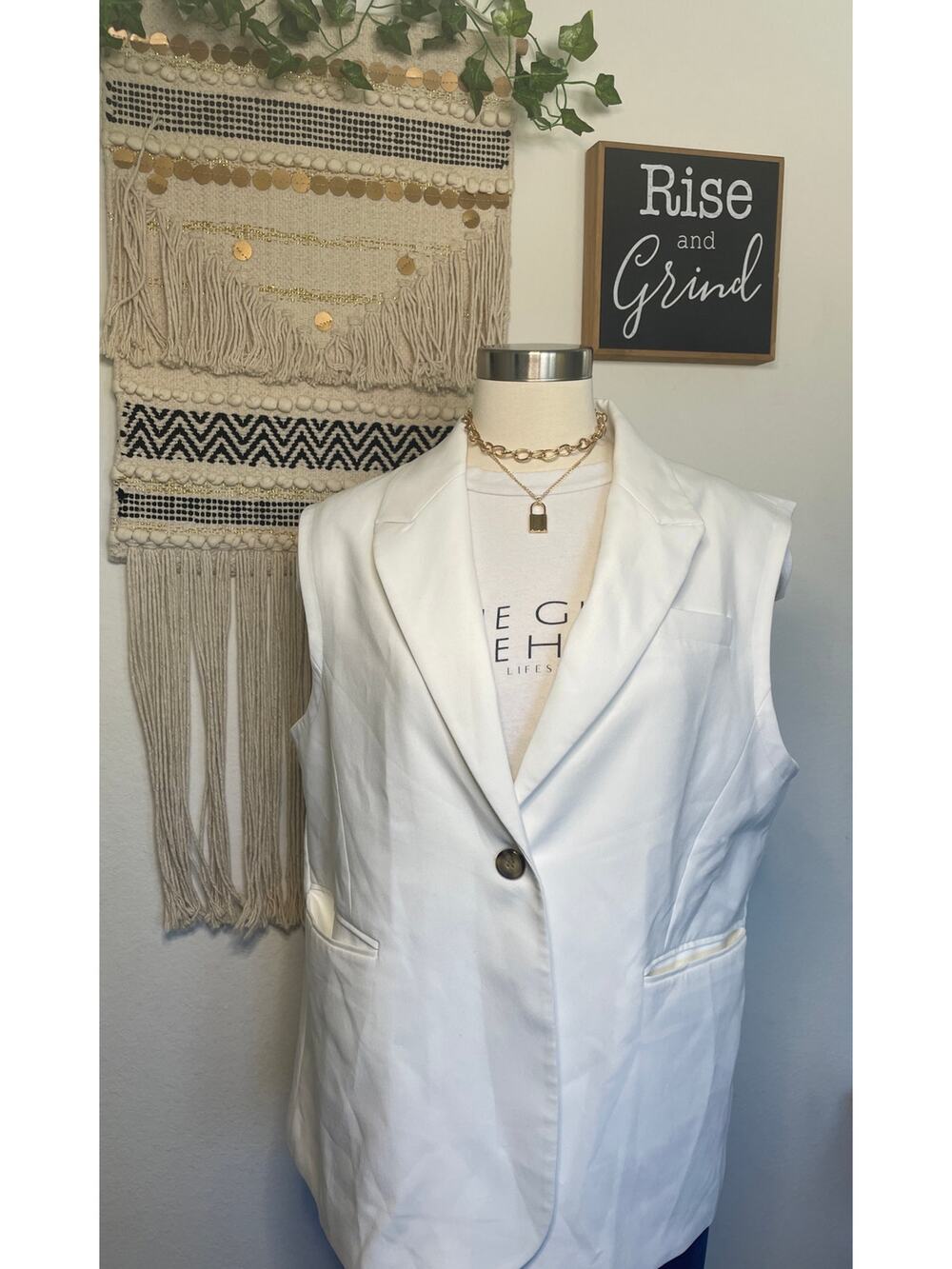 Mina Self Woman’s White One Button Blazer Vest XXL